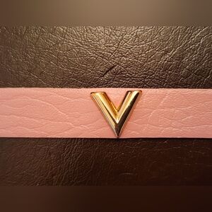NWT Leather V Bracelet Pink 8"